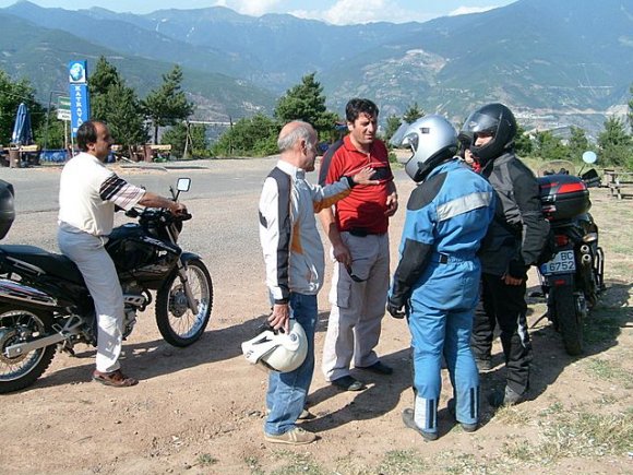 Dönüşte hepsi ile vedalaşıp Yusufeli'ne doğru yola çıktık.