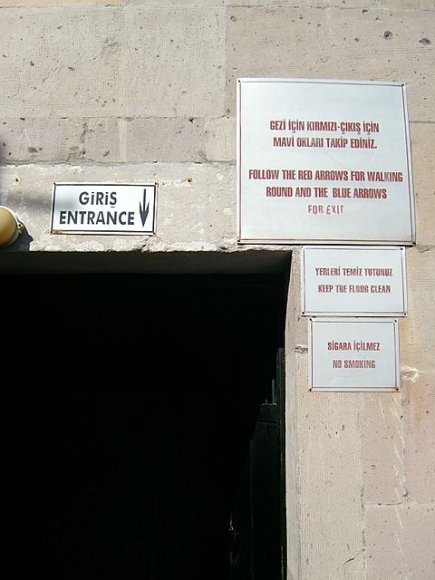 Ihlara Vadisi çıkışında yolda Niğde'ye babaannesine gitmek için bizden ayrılan Umut bize yetişti. Derinkuyu Yeraltı Şehrine hep