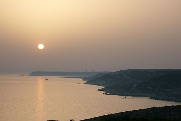 Deniz fenerinden dönerken hava kararmak üzereydi. O sırada Güzide'nin çektiği 2 süper fotograftan ilki.