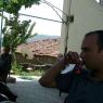 Uçmakdere'de köylülerle muhabbet etmek ve dinlenmek için köy kahvesinde mola verdik. Bir yandan çaylarımızı yudumluyoruz bir yan