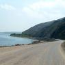Uçmakdere'den sonra yol asfalt oluyor. Ancak asfalt sicaktan erimis...