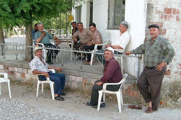 Çağrı Dağı'ndan bölgenin çok güzel bir şekilde izlenebileceğini duyduktan sonra yola çıktık. Yavaşlar Köyü'nde yolu sorduğumda h