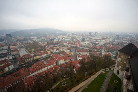 Slovenya Ljubljana Kaleden kentin görüntüsü