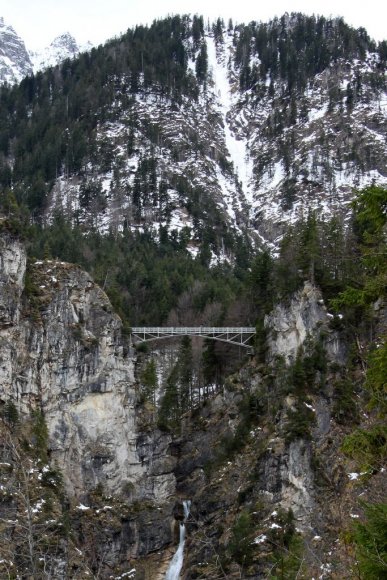 Neuschwanstein Şatosu fotoğrafı çekmek için gittiğimiz köprü.