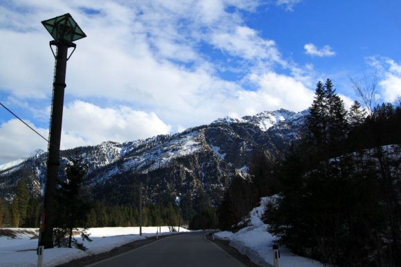 Innsbruck - Schwangau yolu boyunca Alpler.