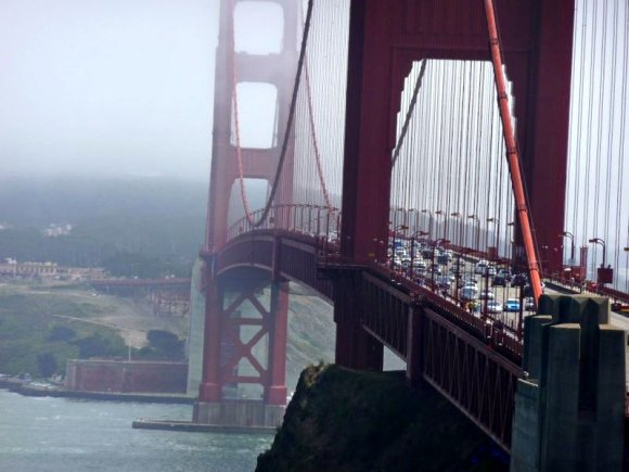 Golden Gate Köprüsü - Kuzeydeki Vista Point'ten görünüm.