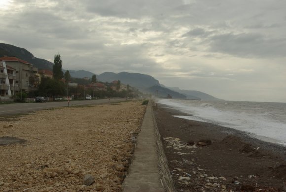 11 km sahilin batı kısmının görünen parçası.