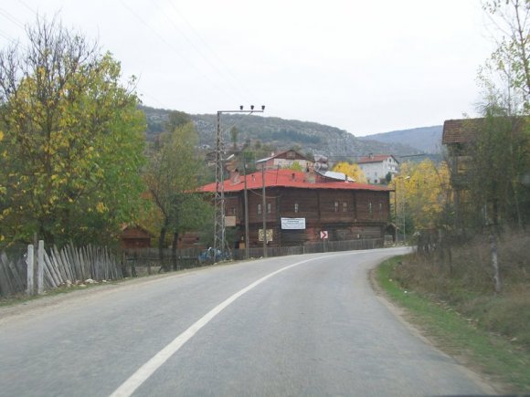 Paşakonağı. Turistik konaklama yapabileceğiniz bir ahşap ev.