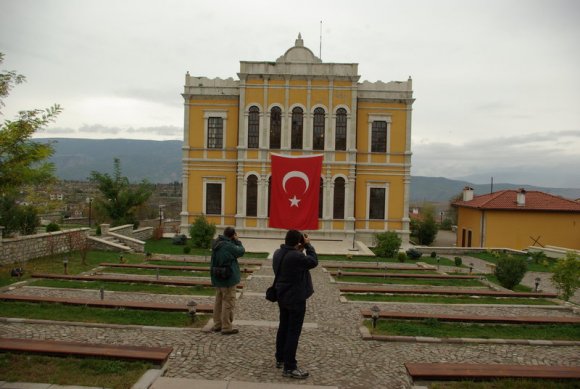 Hükümet Konağı - Arka bahçeden