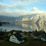 Hallstatt'a doğru trenle giderken yolda Traunsee Gölü üzerinden geçtik.