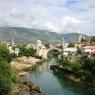 Yolda giderken Mostar Köprüsünü geçmisiz. Iyi ki geçmisiz ki Mostar Köprüsünün nefis görüntüleri ile karşılaşıyoruz.