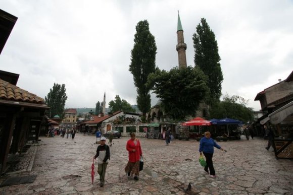 Başçarşı'da sabah.