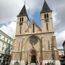 Cathedral of Jesus's Sacret. 1889 da noe-gothic tarzda inşa edilmiş katedral.