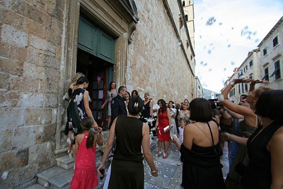 Franciscan Manastırı önünde düğün