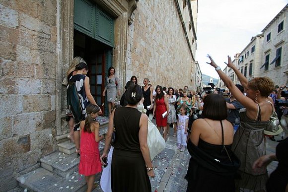 Franciscan Manastırı önünde düğün