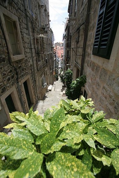 Dubrovnik'in kuzey kapisi yönündeki sokaklardan biri.