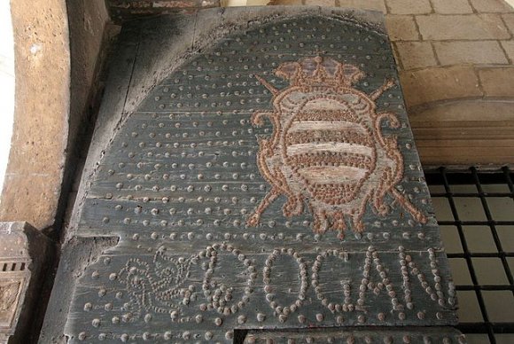 Sponza Sarayı giriş kapısı