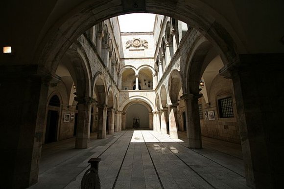 Sponza Sarayı