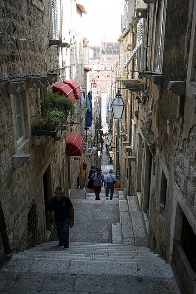 Dubrovnik'te bir sokak.