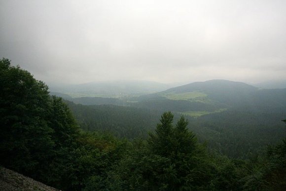 Tren yol üzerinde Plitvice Ulusal Parkından geçti. Yol boyunca muhteşem manzalar vardı.