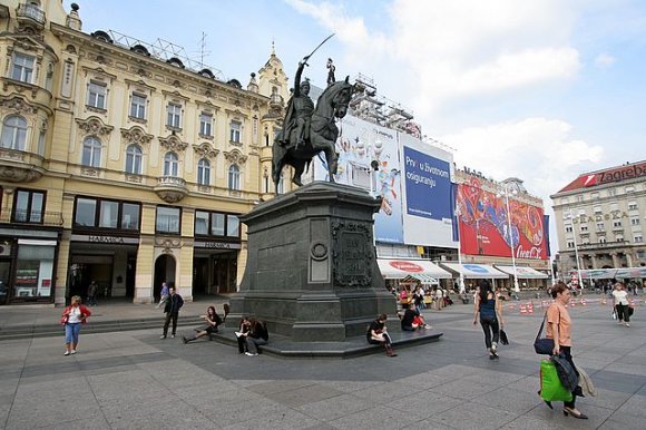 Ban Jelačić meydanı