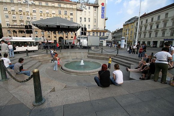 Ban Jelačić meydanı