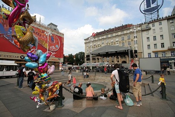 Ban Jelačić meydanı