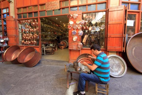 Bakır işi yapan bir usta, Gaziantep