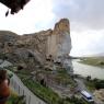 Hasankeyf Kalesi'ne çıkmadan önce mola