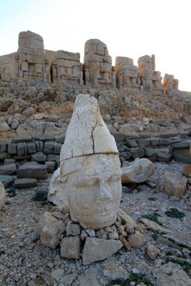 Antiochos Heykeli, Nemrut Dağı