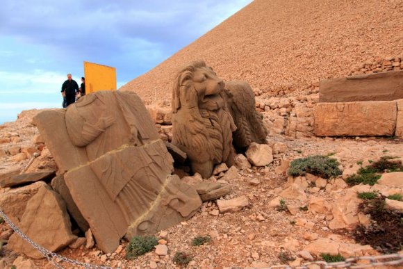 Batı Terası Heykelleri, Nemrut Dağı