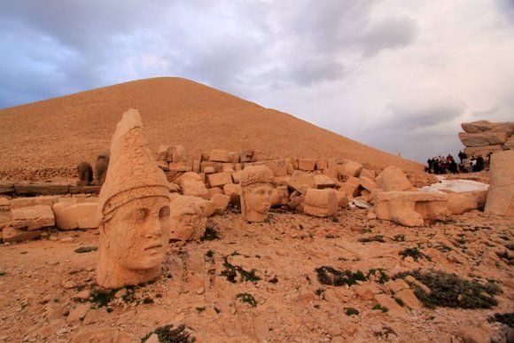 Batı Terası Heykelleri, Nemrut Dağı