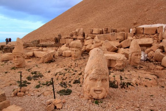 Batı Terası Heykelleri, Nemrut Dağı