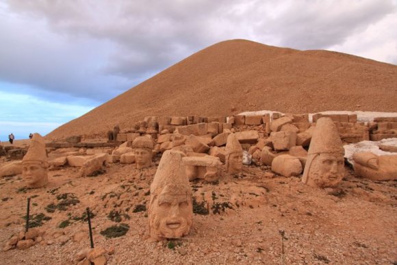 Batı Terası Heykelleri, Nemrut Dağı