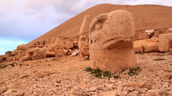 Batı Terası Heykelleri, Nemrut Dağı