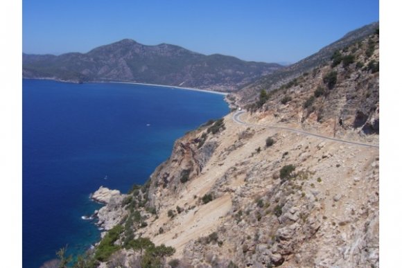 Ölüdeniz'den Faralya Köyü, Kabak Vadisine giden yol.