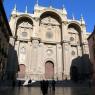 Granada Katedrali eskiden cami olan bir alan üzerine inşa edilmiş. Katedralin tamamlanması 181 yıl sürmüş.