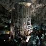 Nerja Mağarası (Cueva de Nerja) müthiş doğal yapısının yanında bu mağarada yaşayan Neandertal insanı tarafından yapılan mağara resimlerinin 42 bin yaşında, dünyanın en eski eserleri olduğuna inanılıyor.