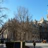 Gelelim heybetli yapısı ile Sevilla Katedrali ve hemen yanındaki eski minare yeni çan kulesi Giralda.