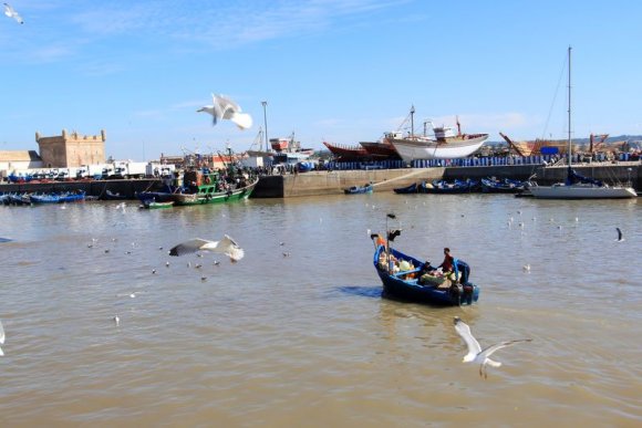 Essaouira - Limana giren bir tekne.