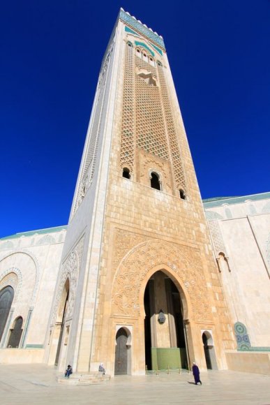 II. Hasan Camii'nin 210 metrelik dünyanın en uzun minaresi.