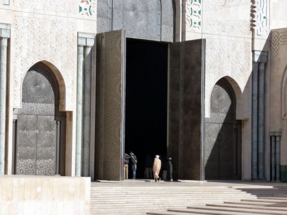 II. Hasan Camii girişi.