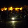 Marakeş - Djemaa el Fna. Gece meydanda müzik yapanlar.