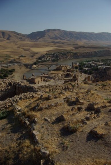 111_vu_2567_hasankeyf_tepeden_kopruler.jpg