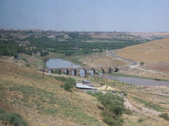 131_vu_0336_diyarbakir_dicle_on_gozlu_kopru.jpg