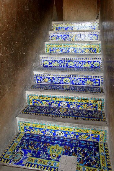İsfahan - Ali Kapu Sarayı'nın merdivenleri.