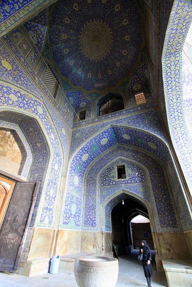 İsfahan - İmam Camii girişi.