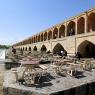 İsfahan - Siosepol Köprüsü ve altındaki çayhaneler.