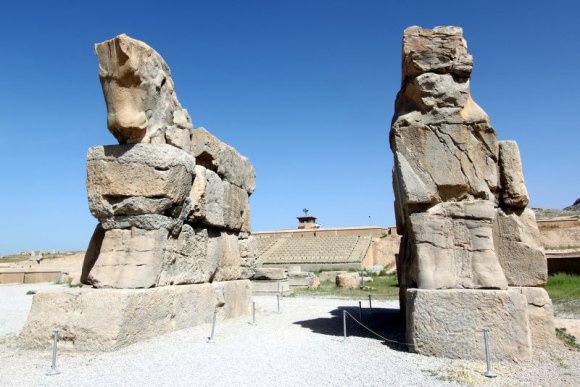 Bitmemiş Kapı (Unfinished Gate).