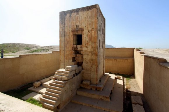 Nakş-ı Rüstem (Naqsh-e Rustam), Kabah of Zoroaster, Ka'ba-ye Zartosht